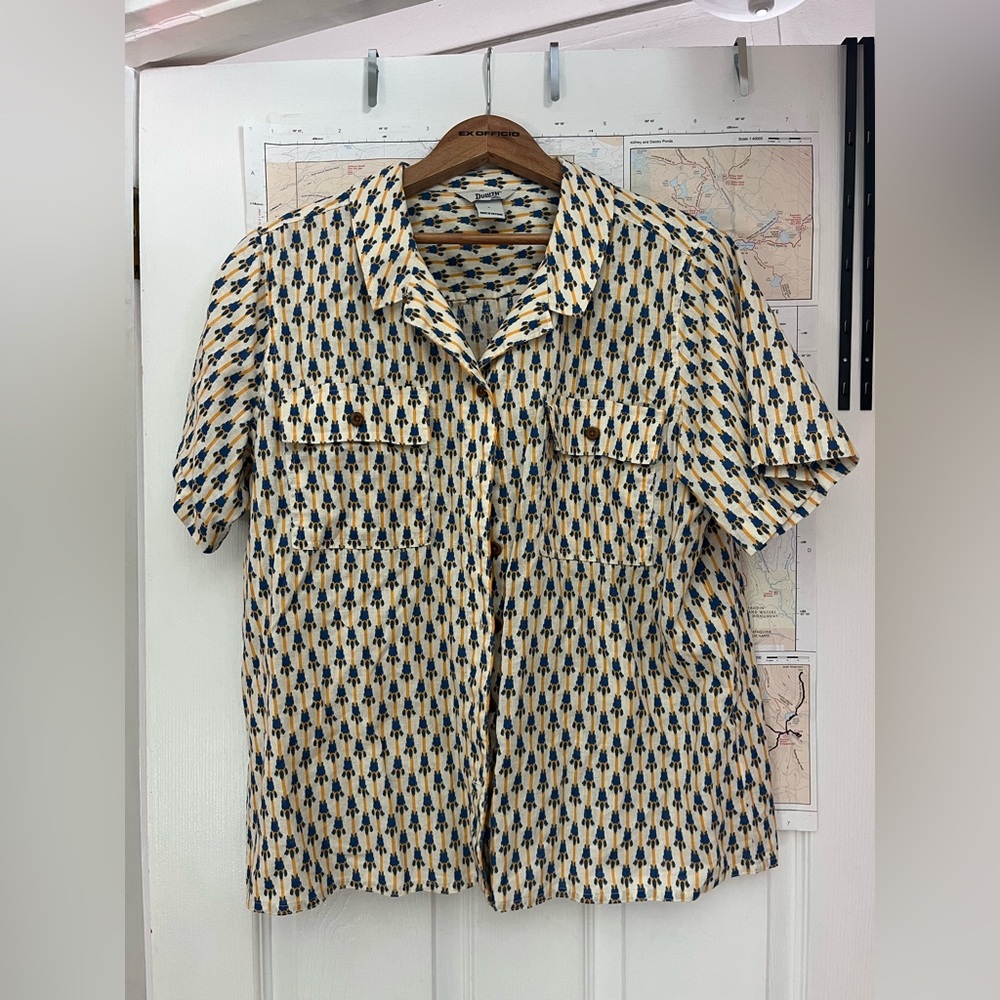 Duluth - women’s size L - hemp untucked camp button down shirt